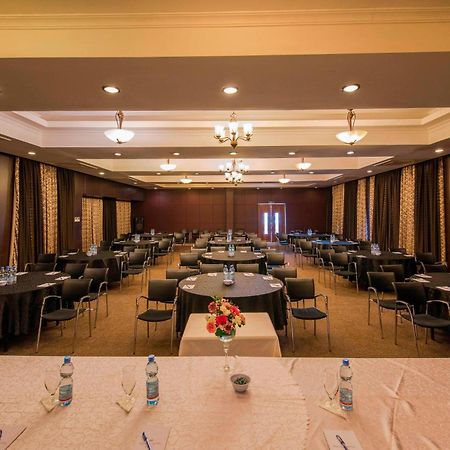 Protea Hotel By Marriott Dar Es Salaam Courtyard Ngoại thất bức ảnh