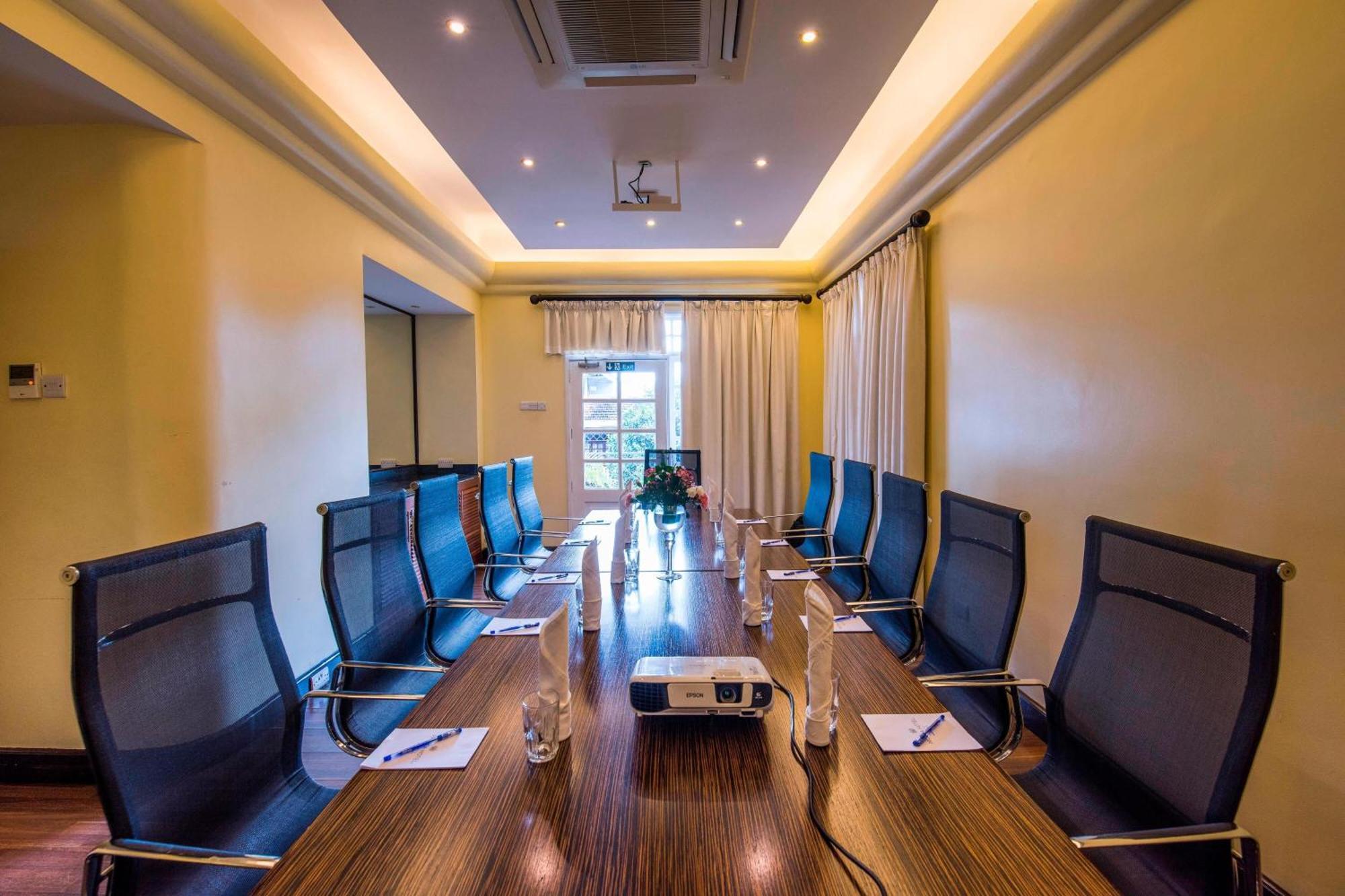 Protea Hotel By Marriott Dar Es Salaam Courtyard Ngoại thất bức ảnh