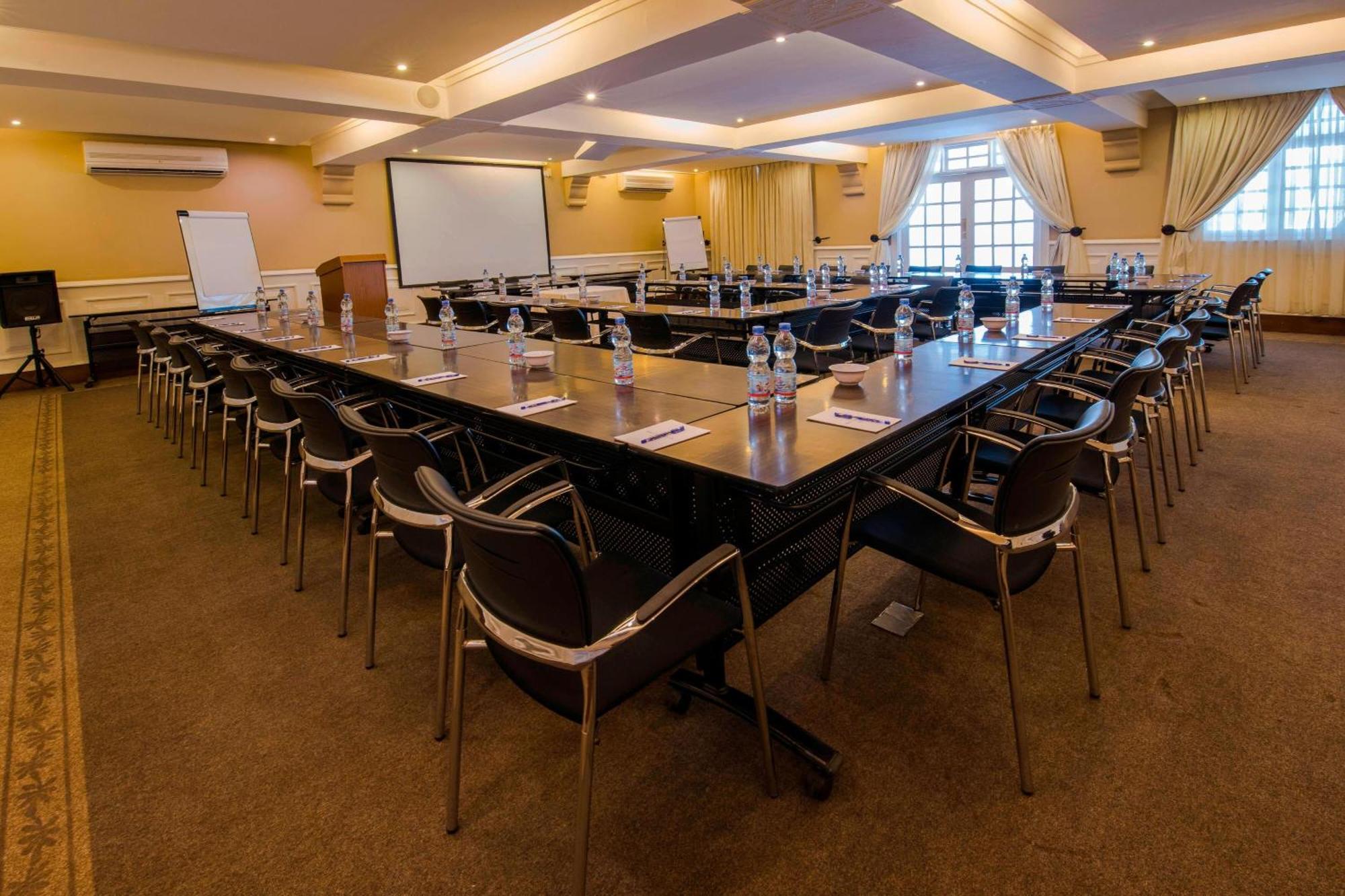 Protea Hotel By Marriott Dar Es Salaam Courtyard Ngoại thất bức ảnh