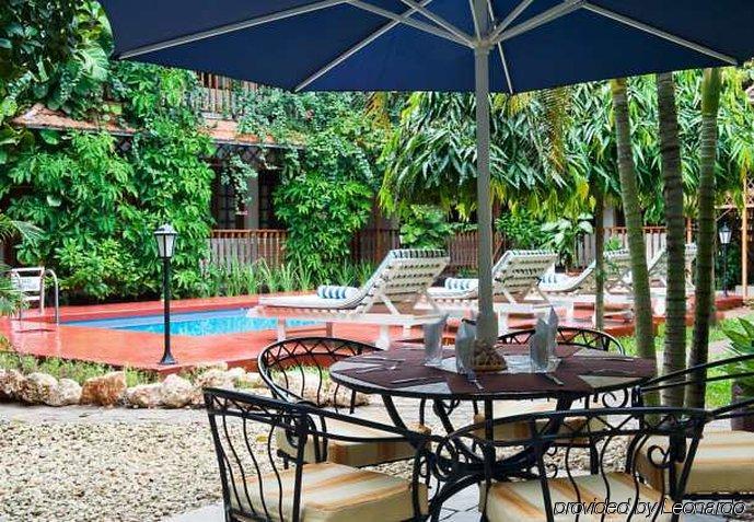 Protea Hotel By Marriott Dar Es Salaam Courtyard Ngoại thất bức ảnh