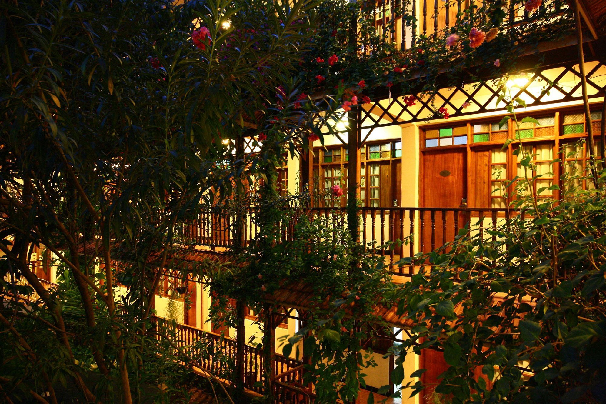 Protea Hotel By Marriott Dar Es Salaam Courtyard Ngoại thất bức ảnh